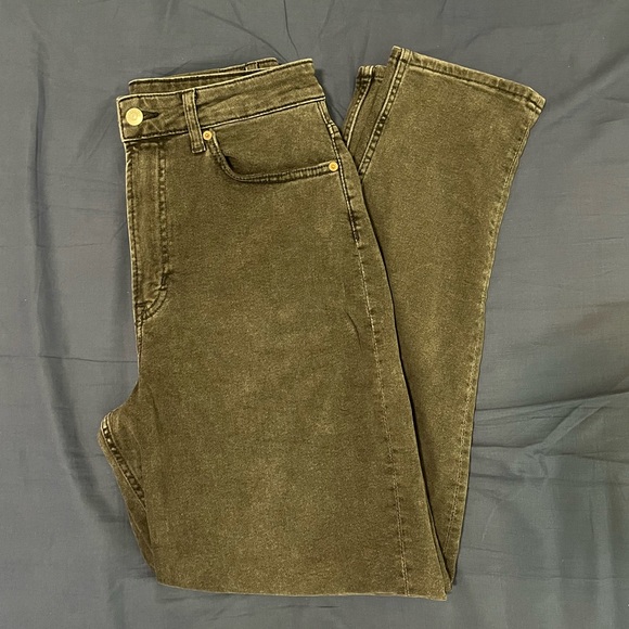 Women’s Highrise H&M Mom Jeans - Picture 3 of 6